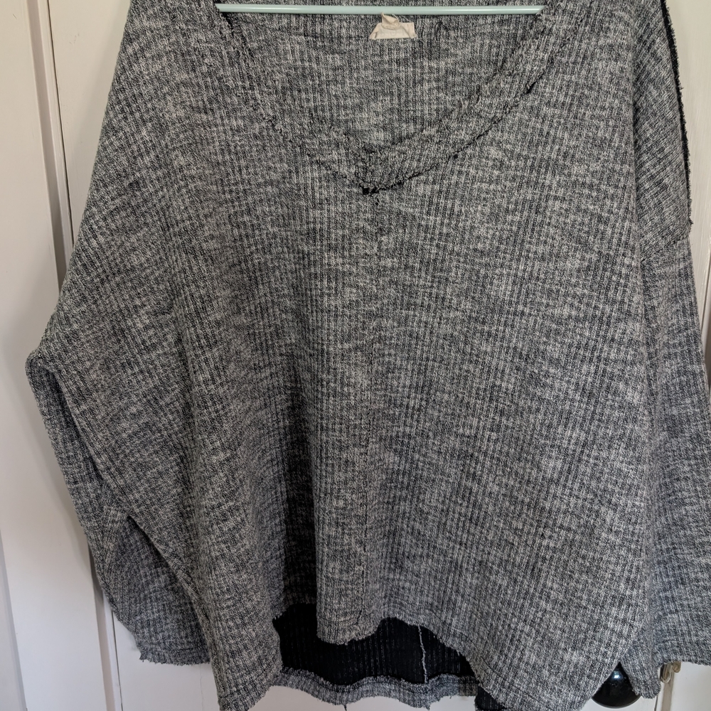 POL Heavyweight Heathered Gray Long Sleeve Sweater Top Size Medium